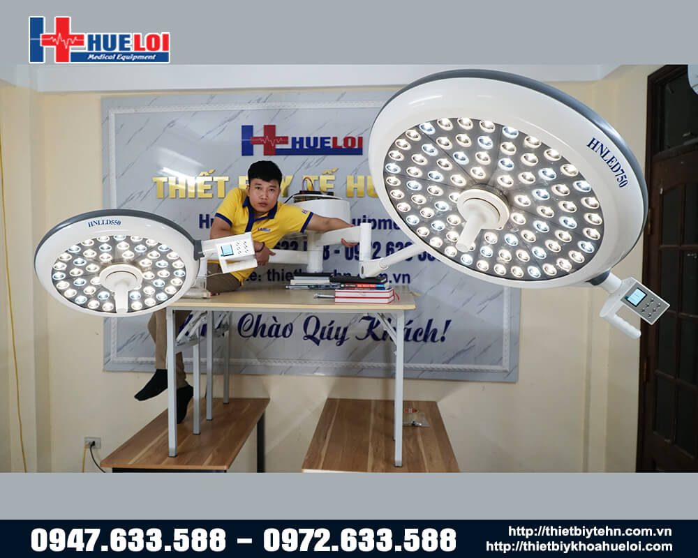 Đèn mổ treo trần ánh sáng Led 750/550